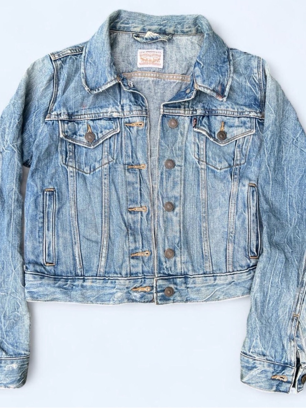 Levi's Faded Light Blue Denim Trucker Jacket - Women